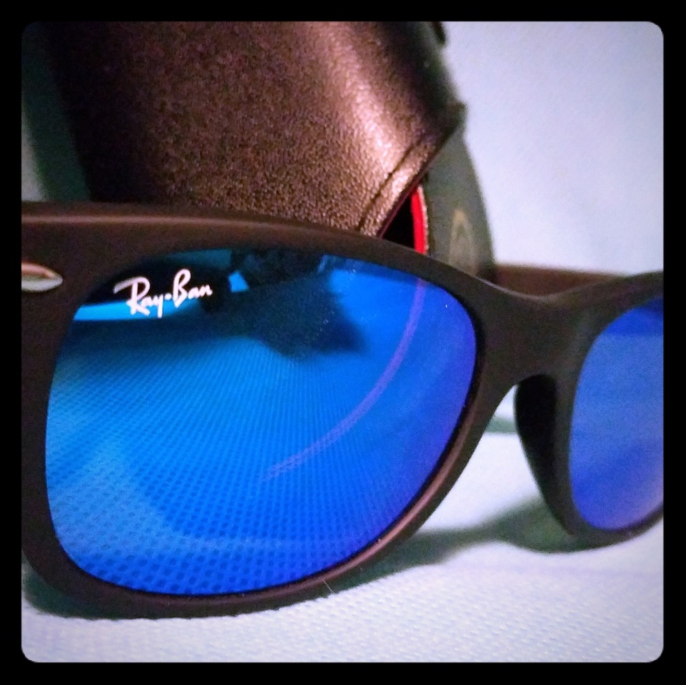 SOLD!! Ray-Ban New Wayfarer sunglasses